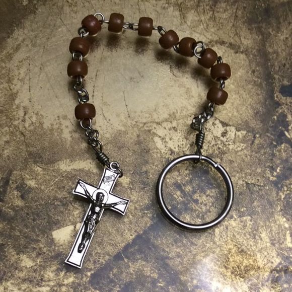 💞Very nice key chain 💞cross pendant - Picture 3 of 8